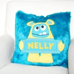 Applikationsvorlagen Set Drei Monster -Kullaloo applikationsvorlage monster mit schild auf sessel