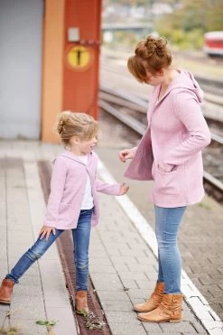 Strickjacke Nähen Mit Schnittmuster Cardigan "CHILLY" Für Kinder -Kullaloo cardigan doppel viskosesweat angezogen 1 1