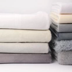 PlushMinky™ Minky Stoff Wollweiß ("Pristine") – 3 Mm Flor – 0,5m -Kullaloo farbvergleich grau weiss 3 2