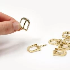 Hobby Horse Trensen Set ◆GOLD EDITION◆: DIY Materialset Mit Schwarzem Leder (ohne Anleitung) -Kullaloo hobby horse trense schnallen gold bgbeige 1