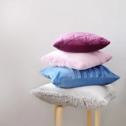 Plüschstoff Rauchblau – 1,5 Mm SuperSoft SHORTY -Kullaloo kullaloo living hocker kissen pflaume blau 1 1