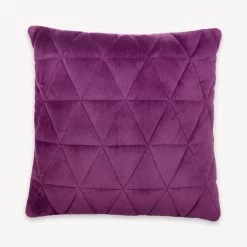 Plüschstoff Pflaume – 1,5 Mm SuperSoft SHORTY 17 Plüschstoff Pflaume – 1,5 Mm SuperSoft SHORTY -Kullaloo kullaloo living kissenhuelle naehen steppdreiecke pflaume