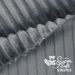 Streifen Minky Stoff Dunkelgrau (aschgrau) – 5 Mm SuperSoft STRIPES -Kullaloo plueschstoff streifen struktur supersoft stripes ashgrey 2