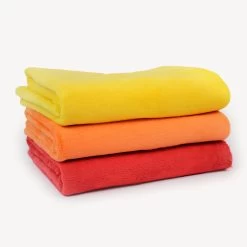 PlushMinky™ Minky Stoff Rot ("Tomato") – 3 Mm Flor – 0,5m 9 PlushMinky™ Minky Stoff Rot ("Tomato") – 3 Mm Flor – 0,5m -Kullaloo plushminky stoffpaket rotgelborange 1