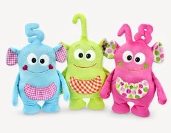 Plüschstoff Hellgrün – 1,5 Mm SuperSoft SHORTY 18 Plüschstoff Hellgrün – 1,5 Mm SuperSoft SHORTY -Kullaloo schnittmuster alien b day bibs