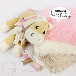 Zotteliger Langhaarplüsch Hellrosa – 20 Mm SuperSoft SHAGGY 14 Zotteliger Langhaarplüsch Hellrosa – 20 Mm SuperSoft SHAGGY -Kullaloo supersoft shaggys mit pferd 1 mit sprechblase