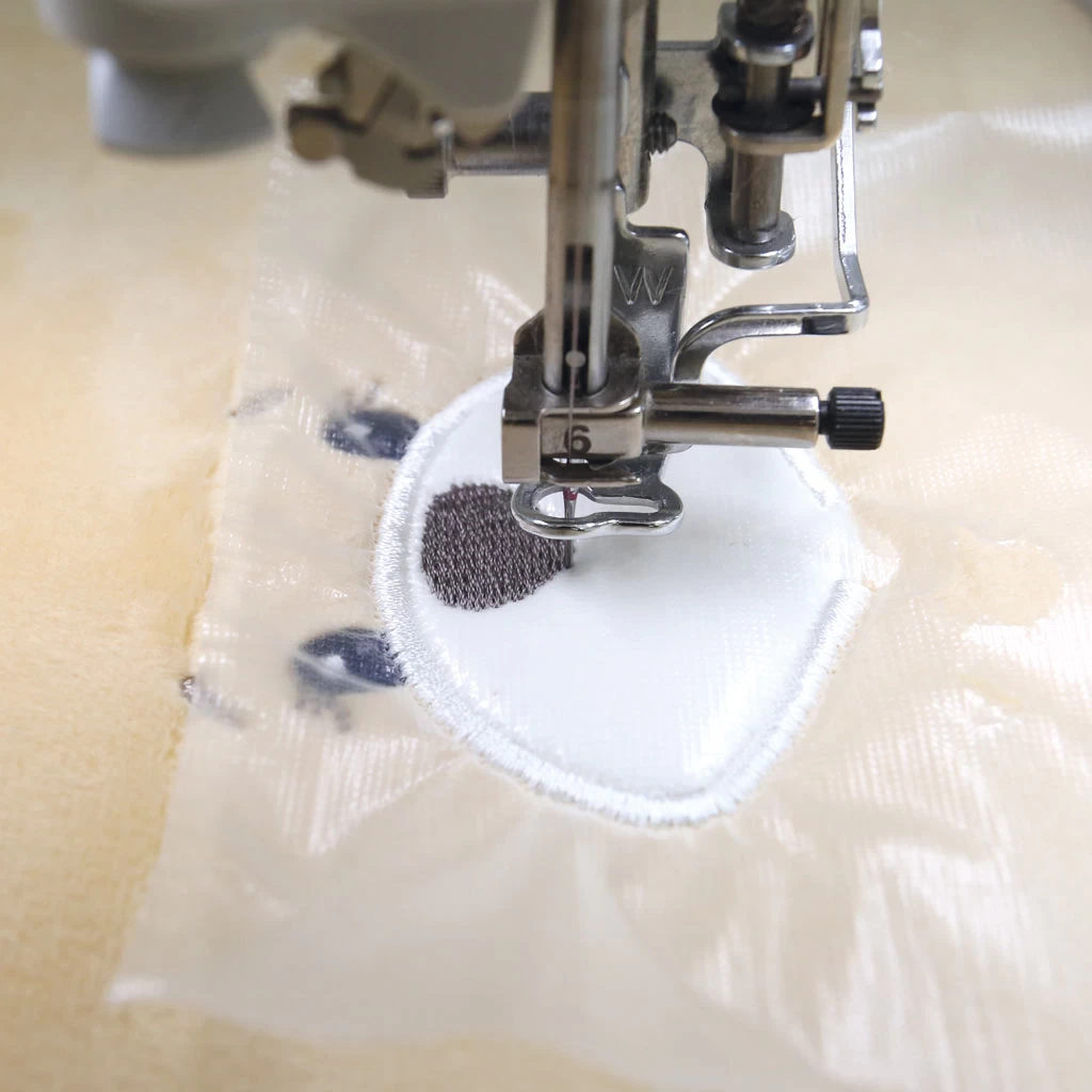 Nähanleitung BÄR BETSY ✚ Stickdateien (ohne Kleidung) ♥ Dress Me Bestie Serie 5 Nähanleitung BÄR BETSY ✚ Stickdateien (ohne Kleidung) ♥ Dress Me Bestie Serie – Bild 5