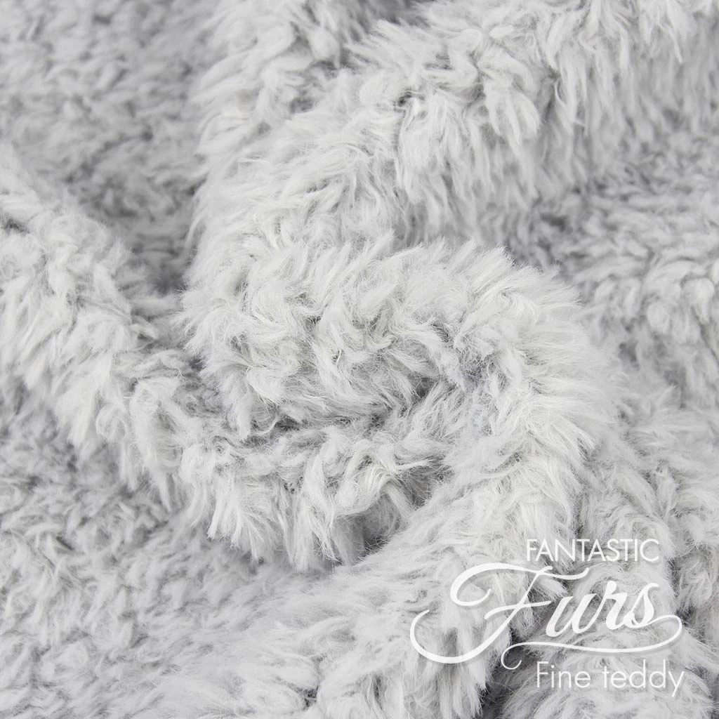 Teddyplüsch Meterware Hellgrau (helles Silbergrau) – 10 Mm Fine Teddy ✶ FANTASTIC Furs 3 Teddyplüsch Meterware Hellgrau (helles Silbergrau) – 10 Mm Fine Teddy ✶ FANTASTIC Furs – Bild 3